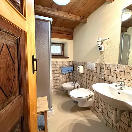 ゲストハウス Maison Rosset Agriturismo, Camere, E In Valle D'aosta