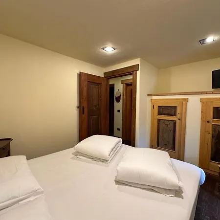 Penzion Maison Rosset Agriturismo, Camere, E In Valle D'aosta Nus