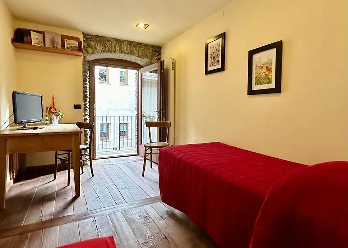 Affittacamere Maison Rosset Agriturismo, Camere, E In Valle D'aosta Nus