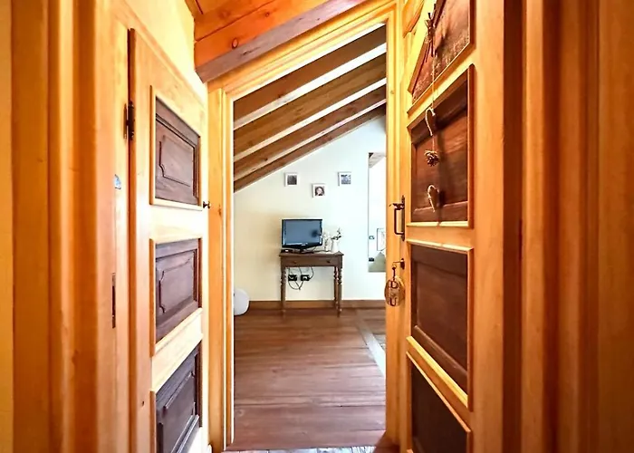 Affittacamere Maison Rosset Agriturismo, Camere, E In Valle D'aosta Nus